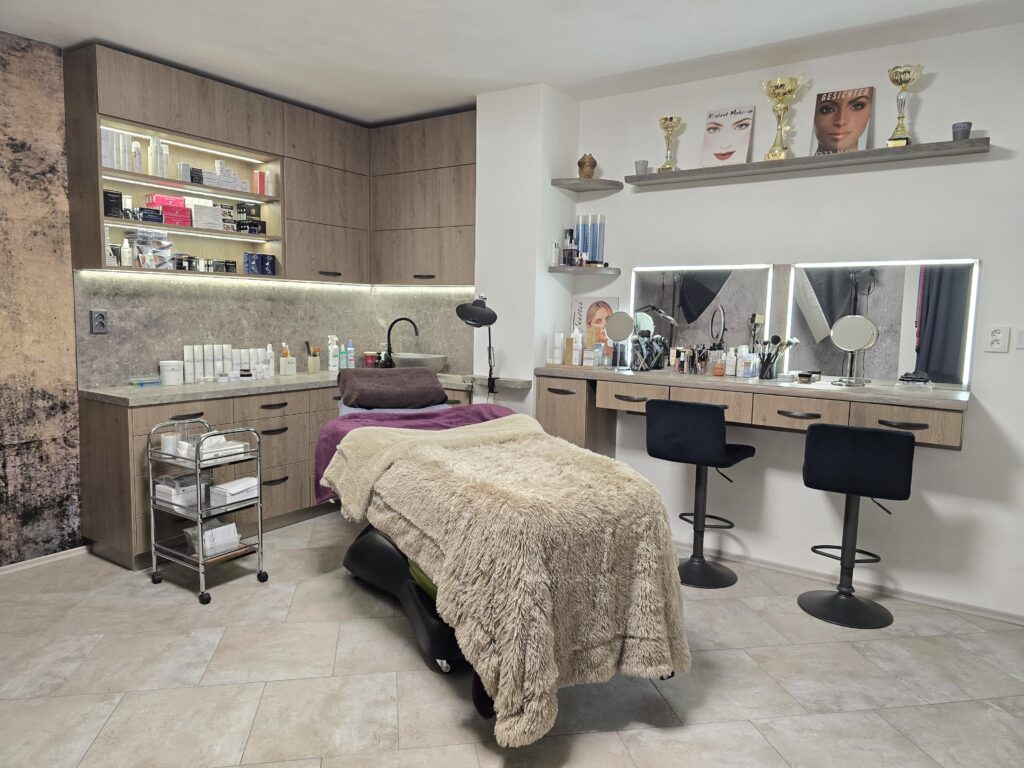 Vizážistka Brno, Kosmetika Brno, Fotoateliér Brno, Tana Cosmetics - IP Makeup