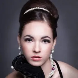 Dárkový poukaz - Profesionální líčení a účes